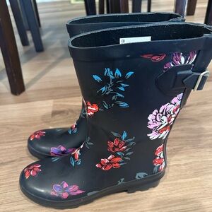 Women’s rain boots
